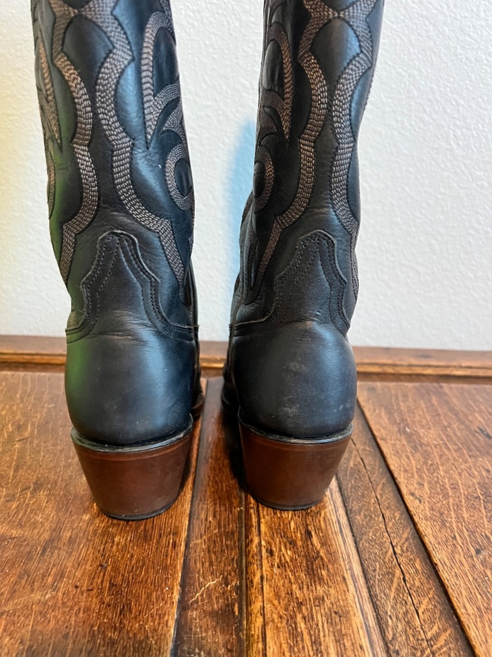 Shyanne Women’s High Desert Western Snip Toe Boots - Picture 3 of 7